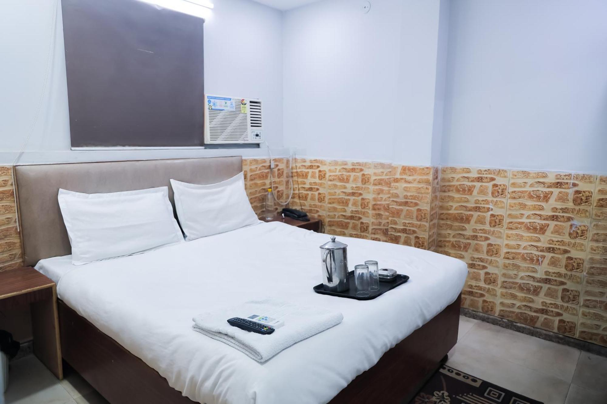 Mannat Stay Hotel - Laxmi Nagar New Delhi Exteriör bild