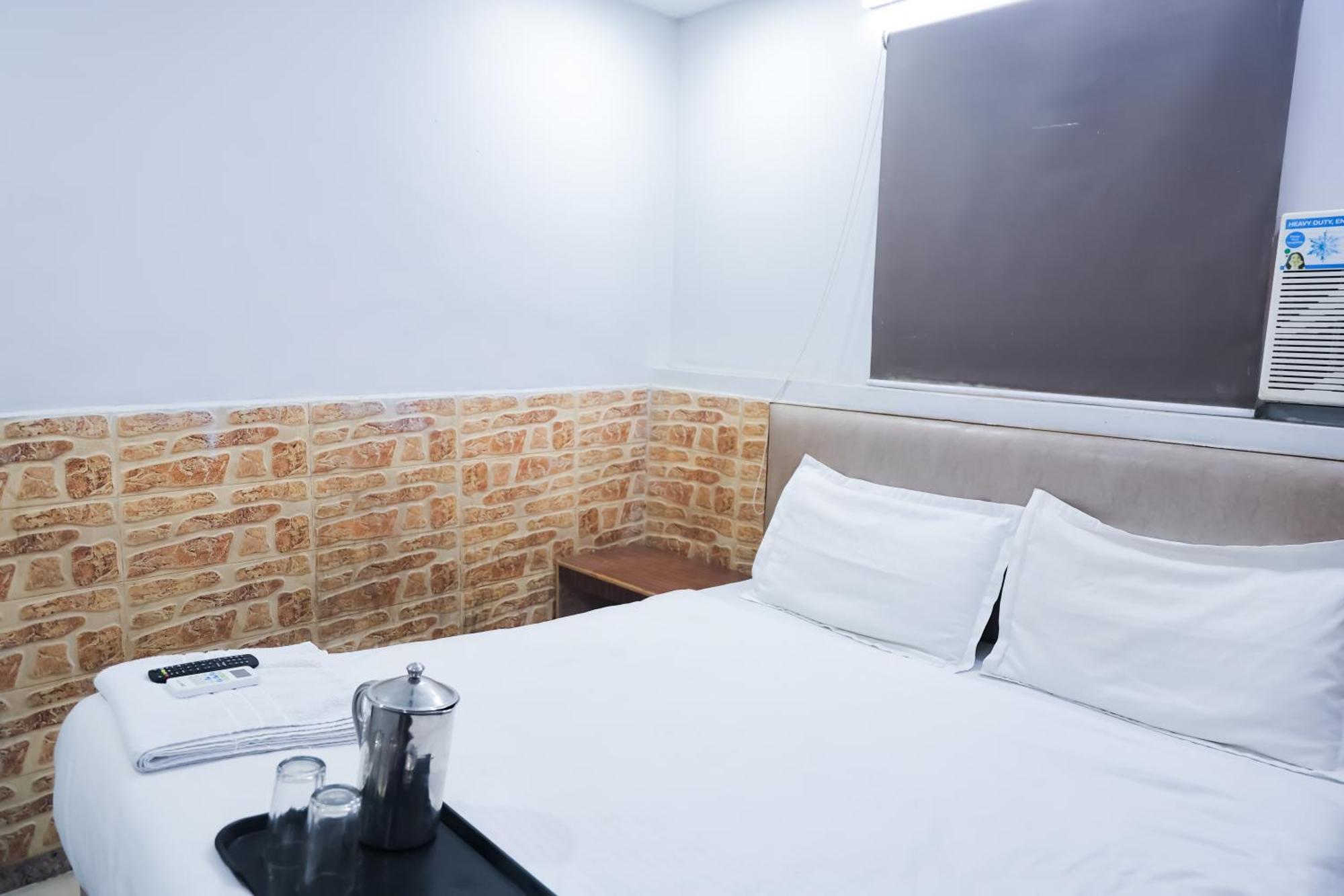 Mannat Stay Hotel - Laxmi Nagar New Delhi Exteriör bild