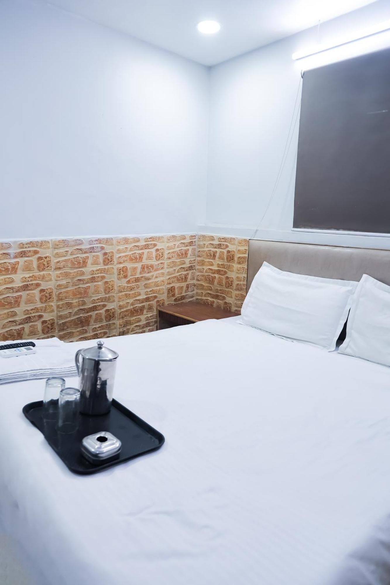 Mannat Stay Hotel - Laxmi Nagar New Delhi Exteriör bild