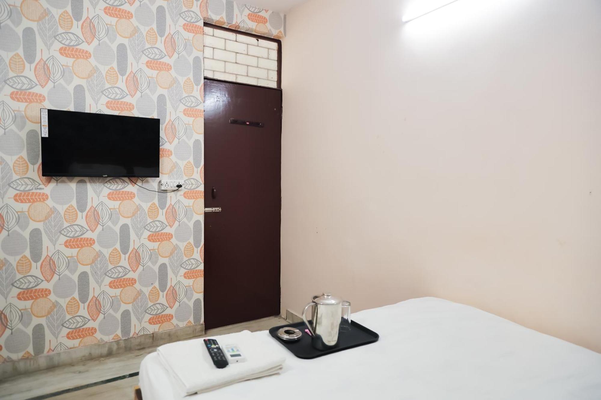Mannat Stay Hotel - Laxmi Nagar New Delhi Exteriör bild