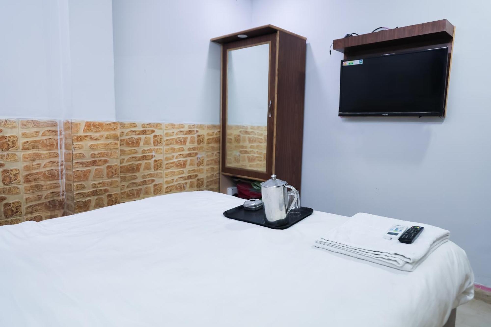 Mannat Stay Hotel - Laxmi Nagar New Delhi Exteriör bild