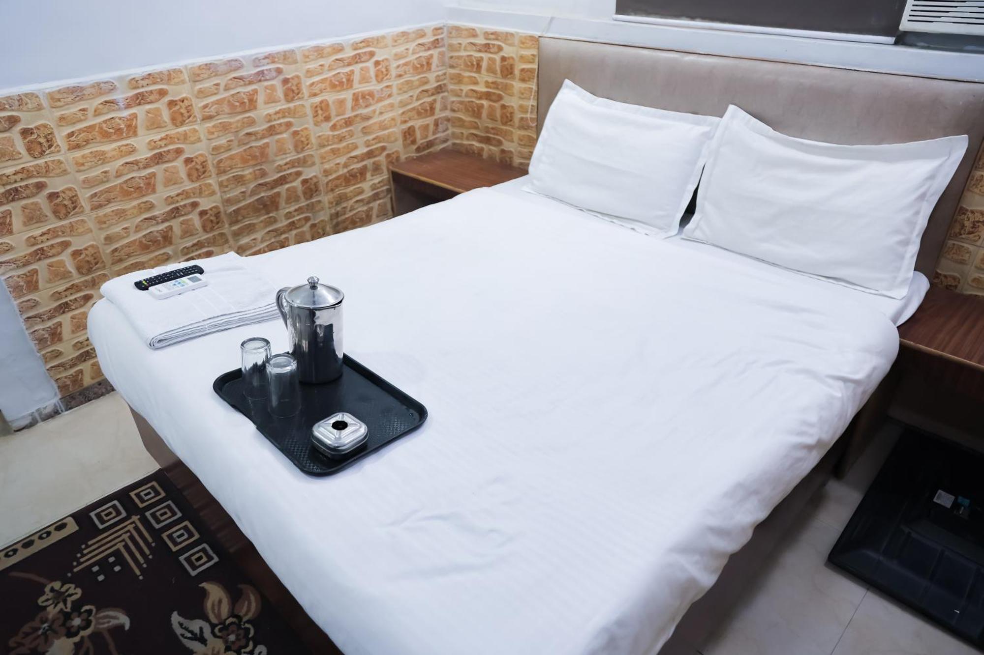 Mannat Stay Hotel - Laxmi Nagar New Delhi Exteriör bild