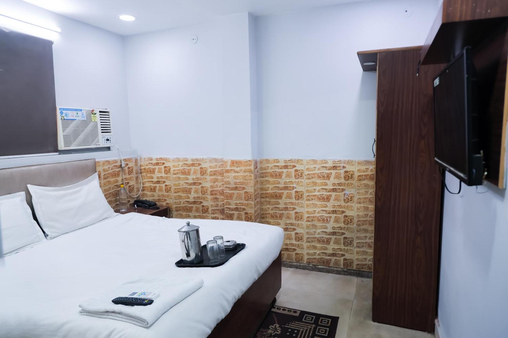 Mannat Stay Hotel - Laxmi Nagar New Delhi Exteriör bild