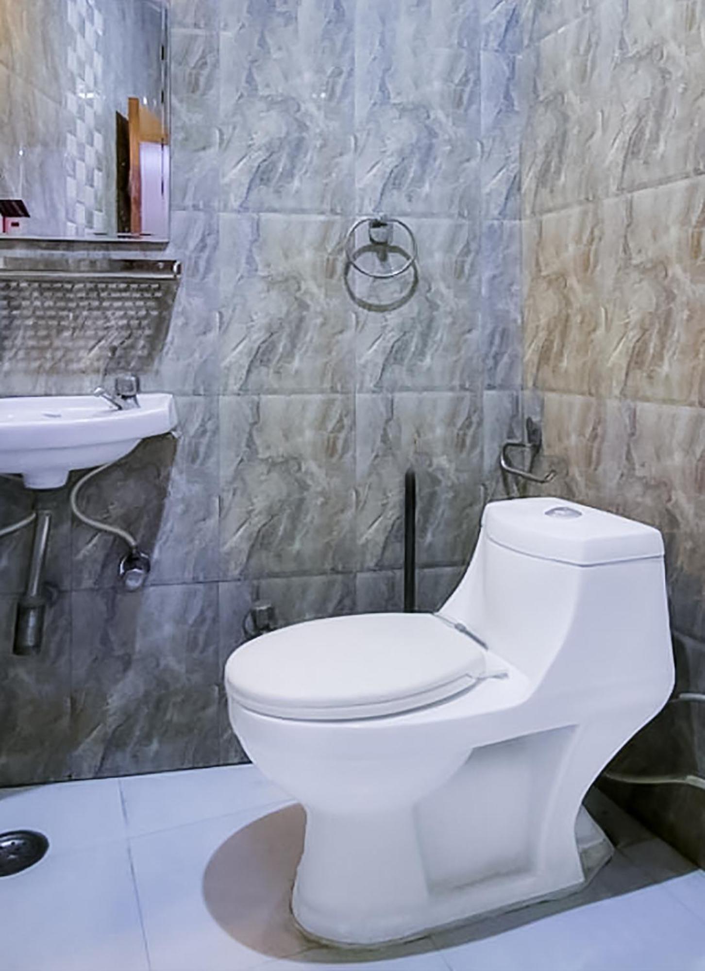 Mannat Stay Hotel - Laxmi Nagar New Delhi Exteriör bild