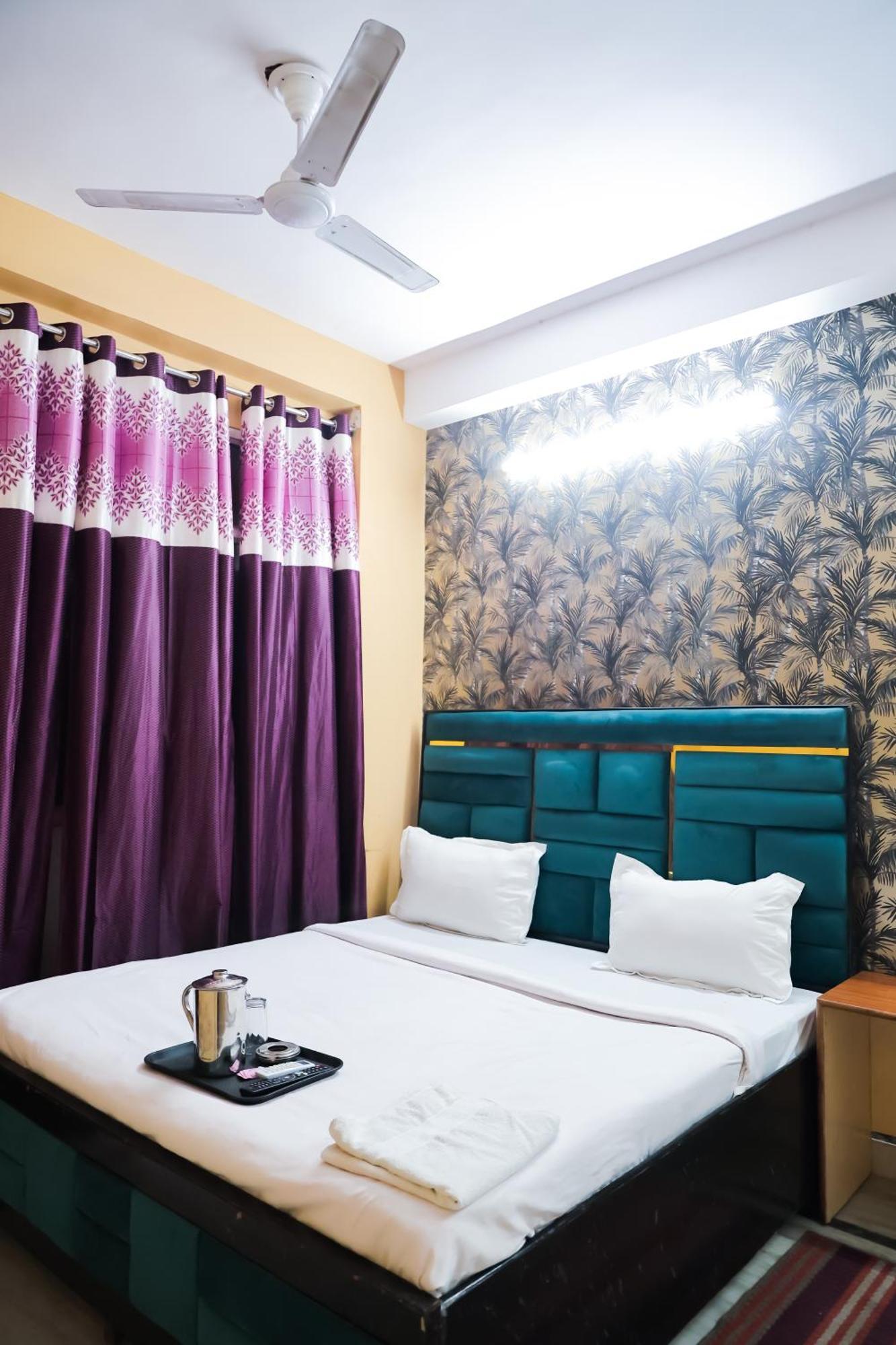 Mannat Stay Hotel - Laxmi Nagar New Delhi Exteriör bild